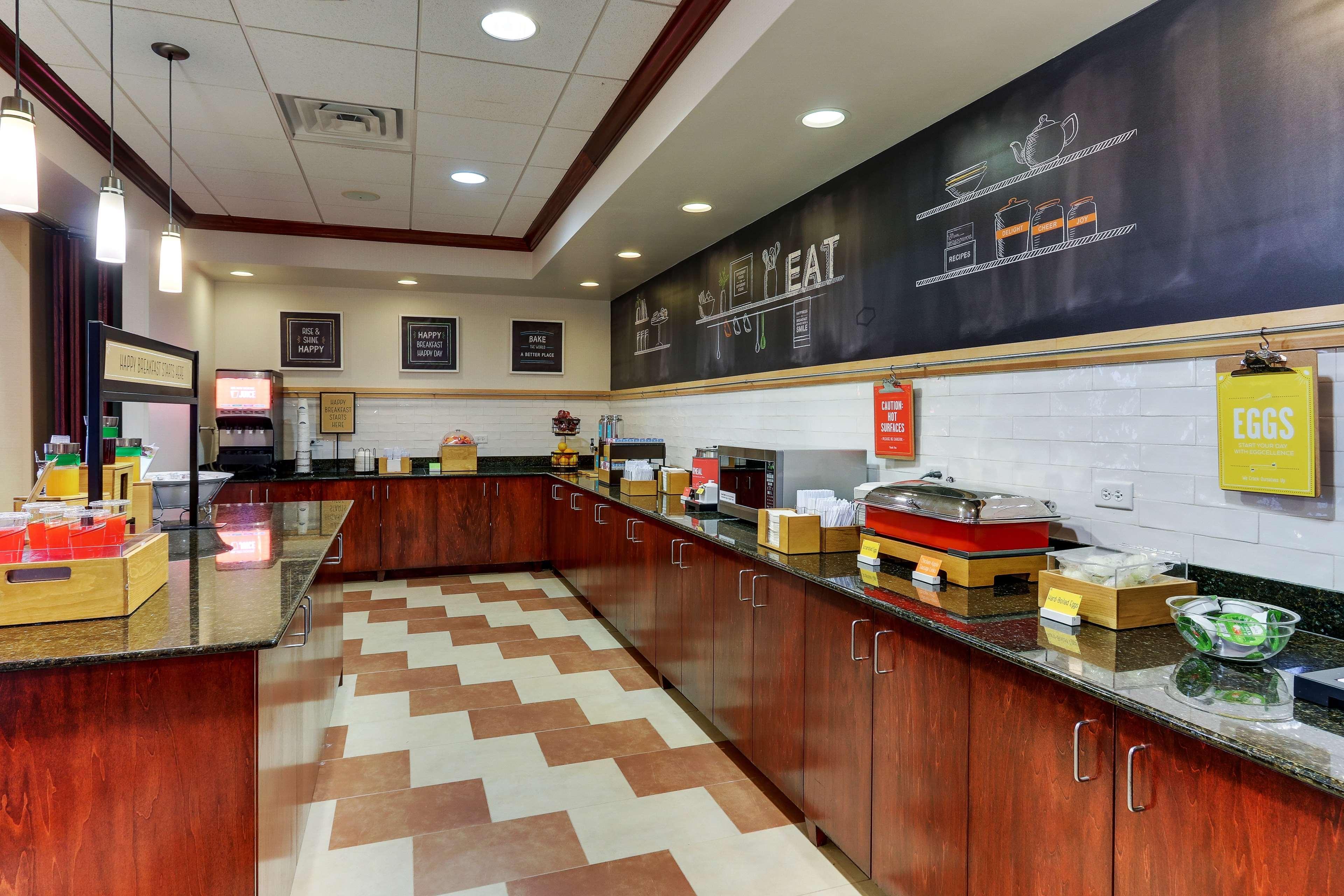 Hampton Inn & Suites Indianapolis-Airport Extérieur photo