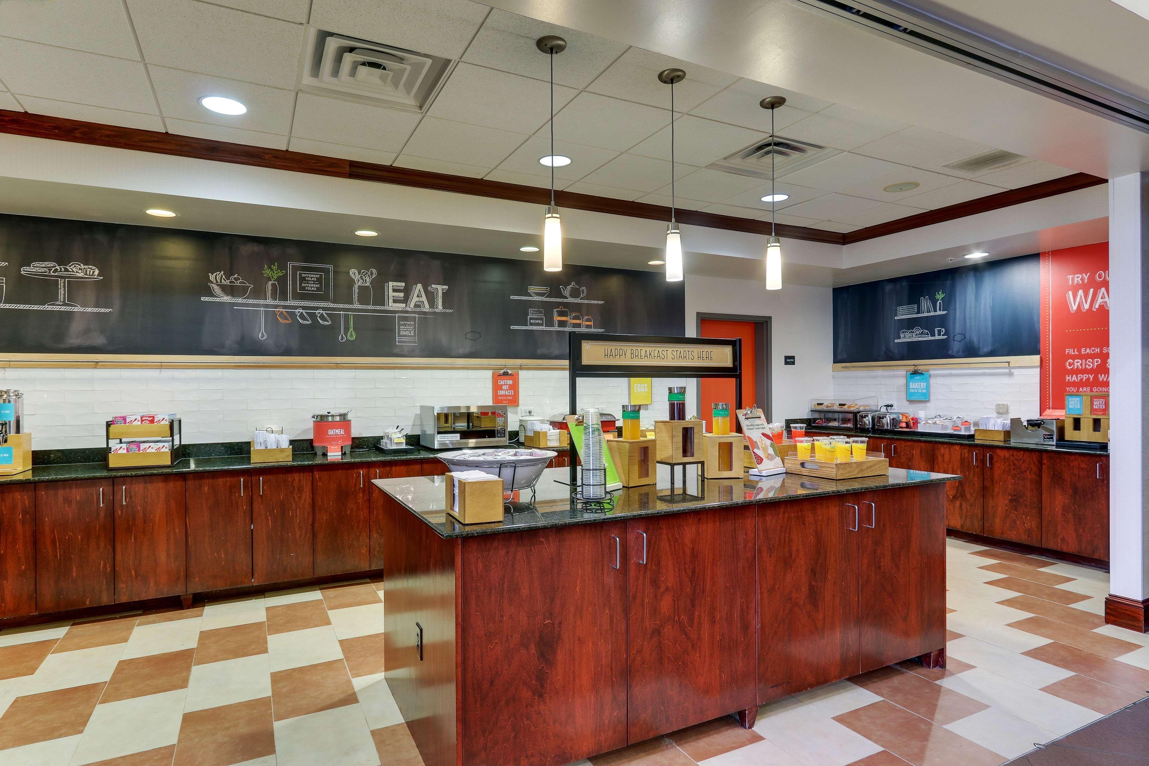 Hampton Inn & Suites Indianapolis-Airport Extérieur photo