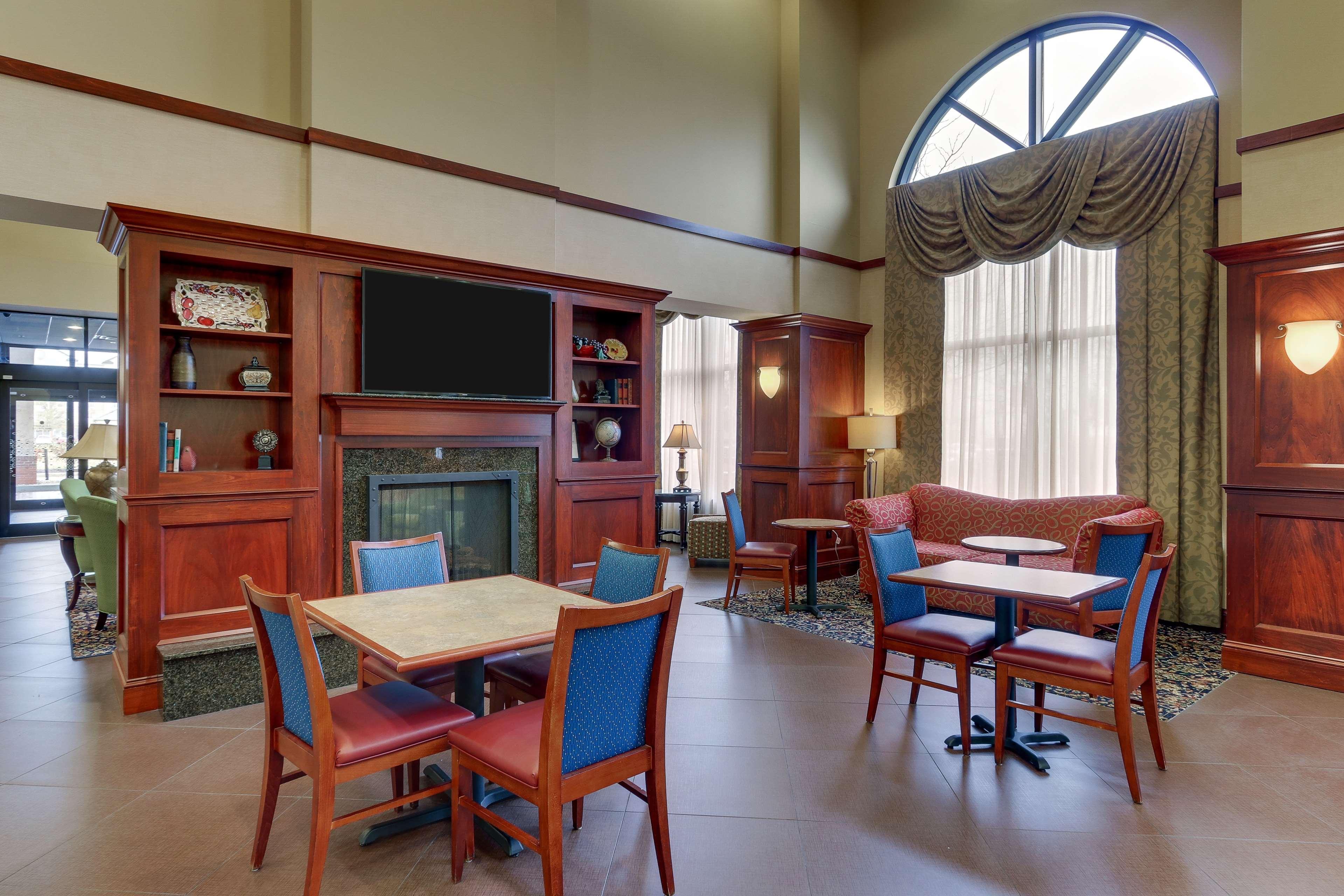 Hampton Inn & Suites Indianapolis-Airport Extérieur photo