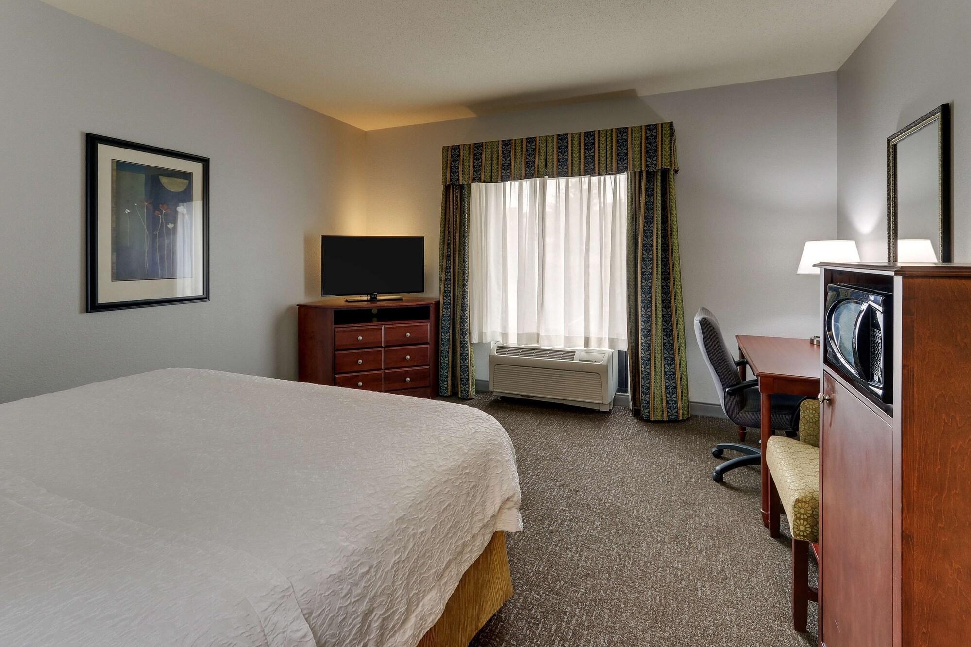 Hampton Inn & Suites Indianapolis-Airport Extérieur photo
