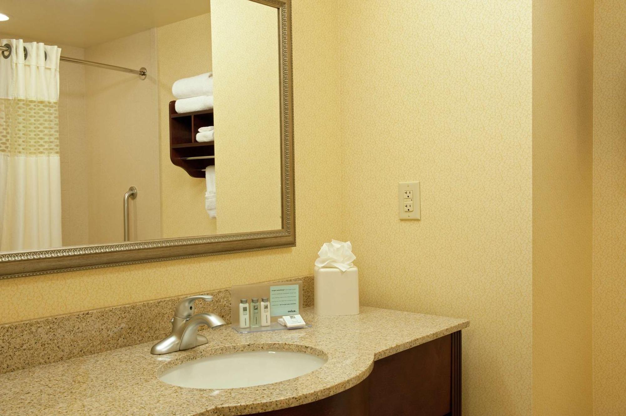 Hampton Inn & Suites Indianapolis-Airport Extérieur photo