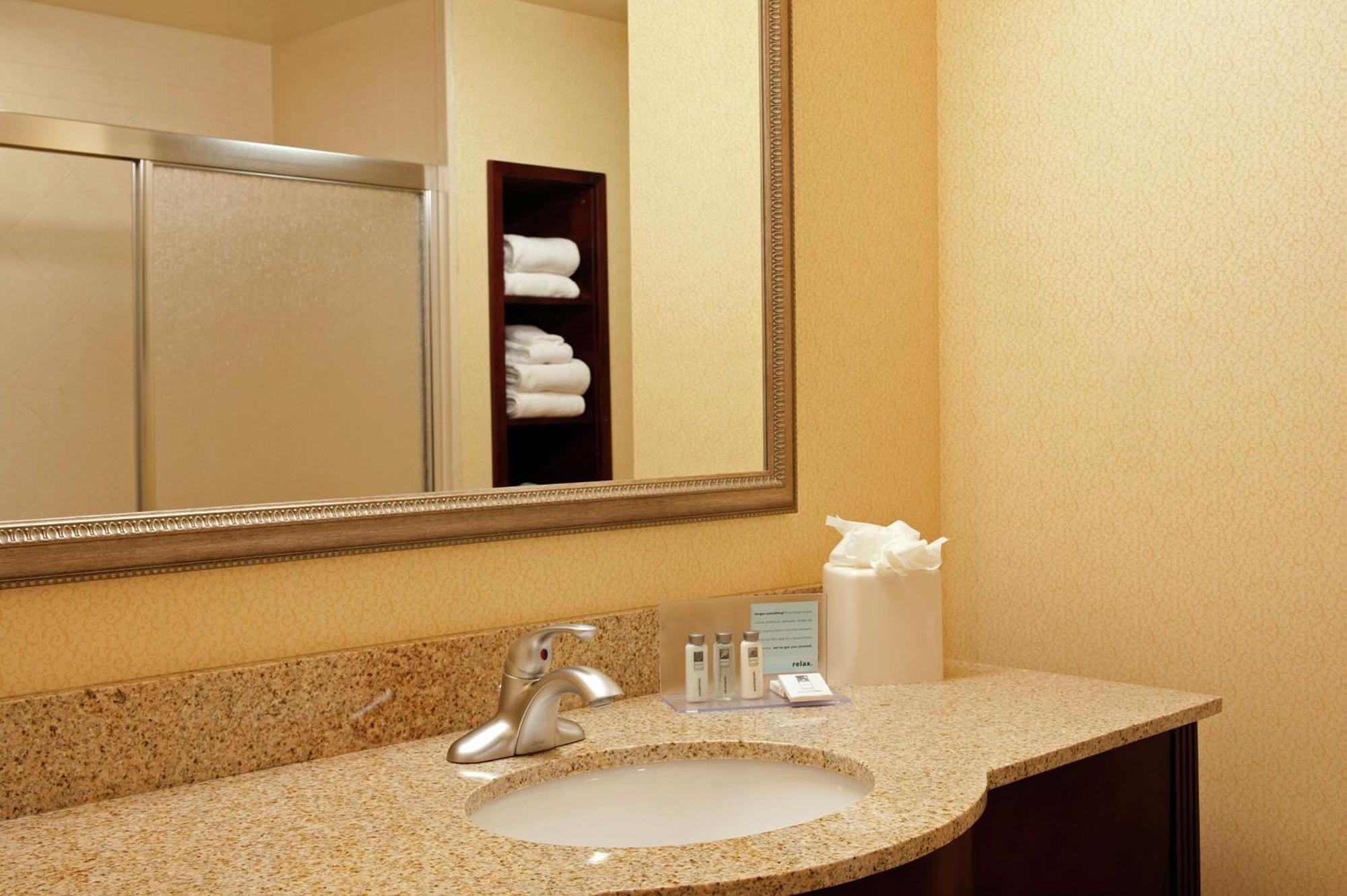 Hampton Inn & Suites Indianapolis-Airport Extérieur photo