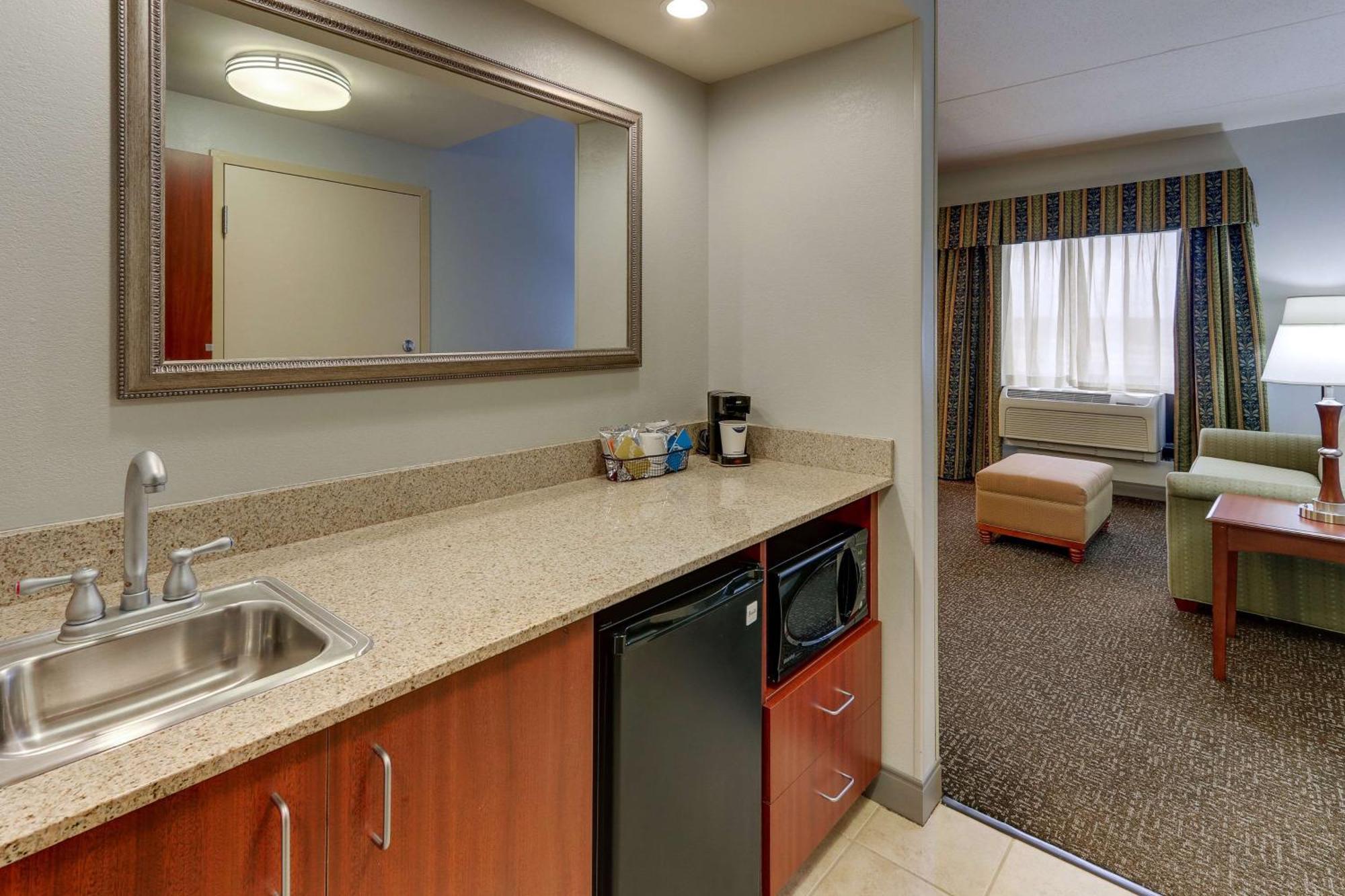 Hampton Inn & Suites Indianapolis-Airport Extérieur photo